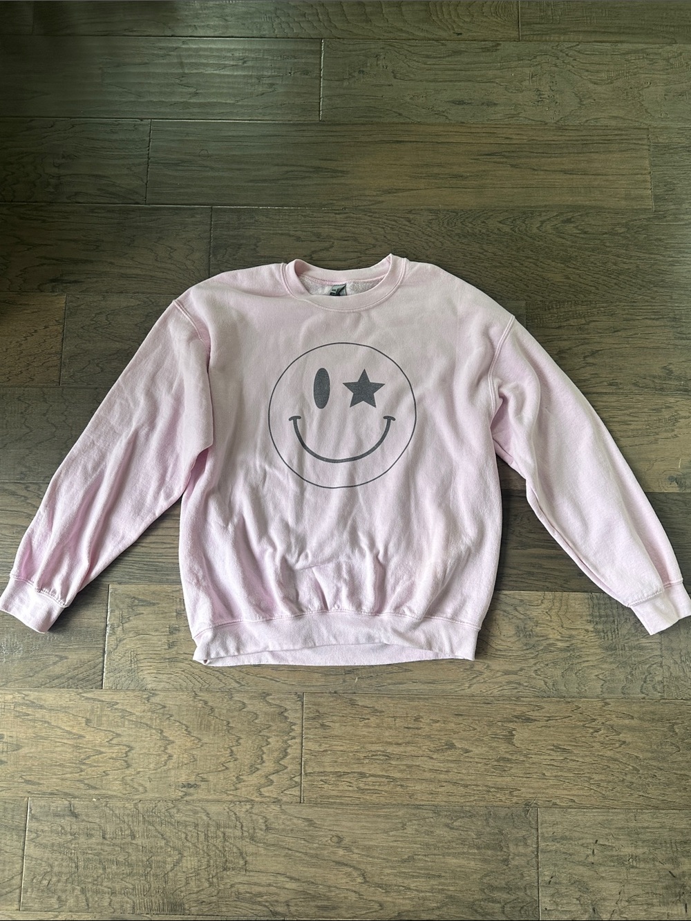 Gildan Light Pink Crewneck Sweatshirt with Minimal Graphic